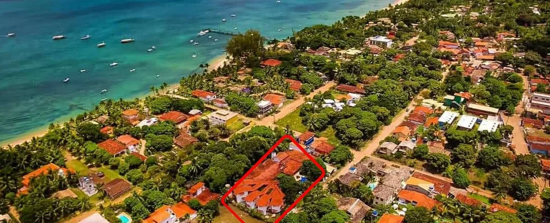 Vista aérea com a Pousada Meu Sossego assinalada na imagem original